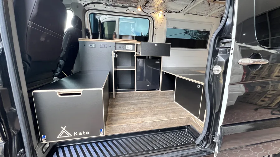 Mercedes-Benz Sprinter Kata build
