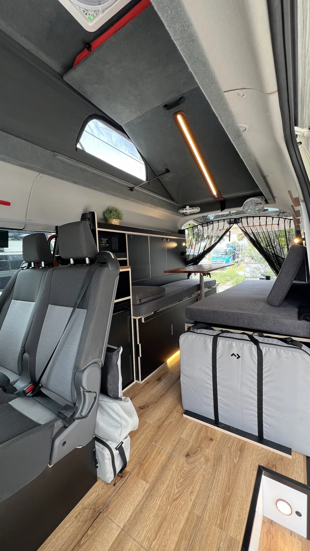 Kata Vanbox kit installed in a Toyota Hiace