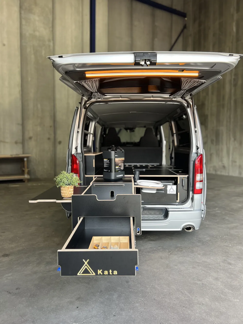 Toyota Hiace H300 with rear pull-out kitchen extended