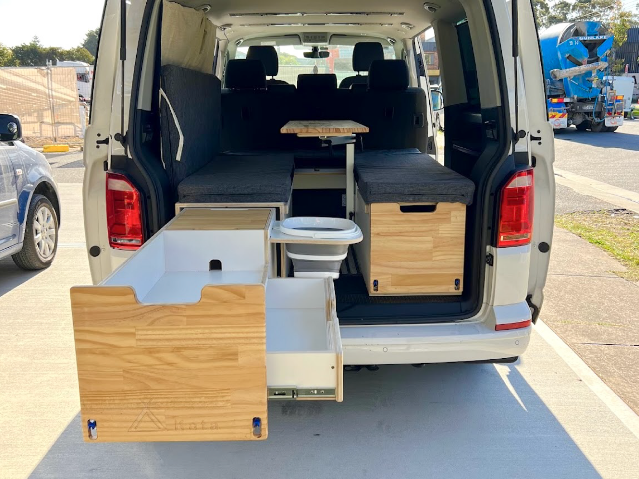 Vanbox 1200 LWB – 1200mm with Table - Image 9