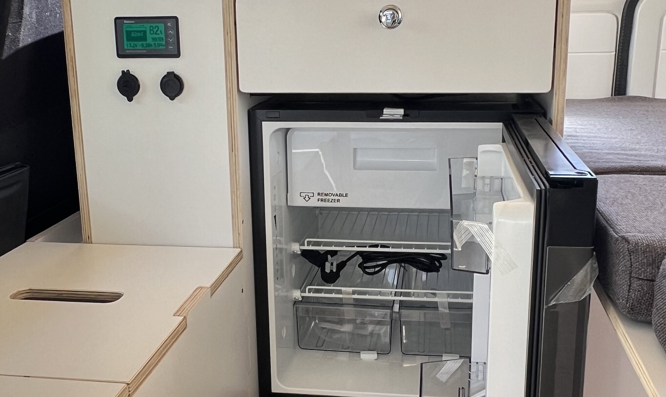 Fridge Cabinet (60L / 80L)