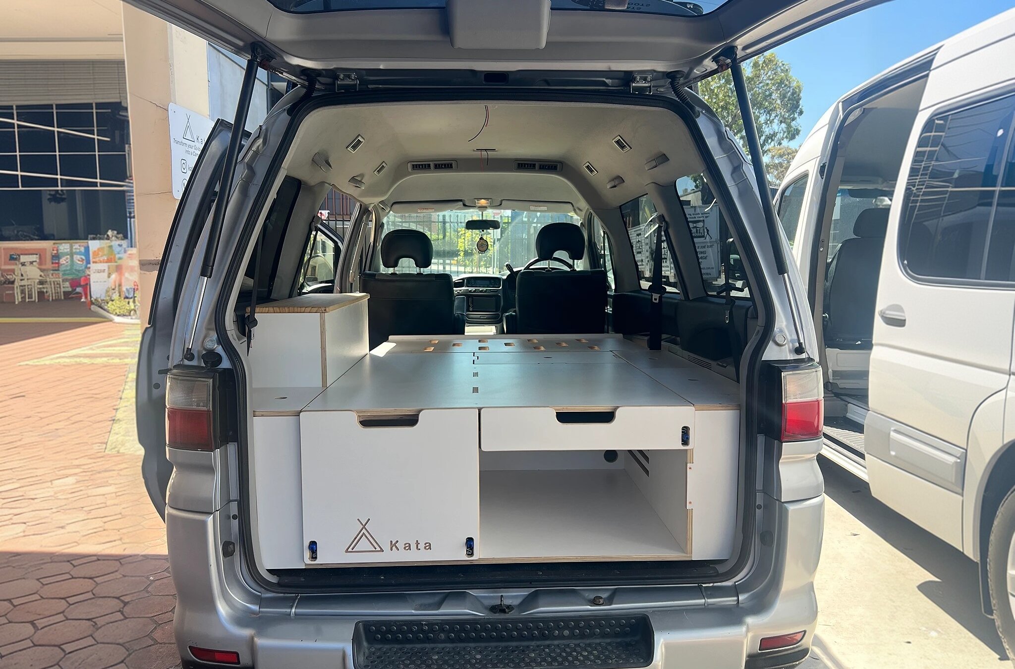 Vanbox Delica L400